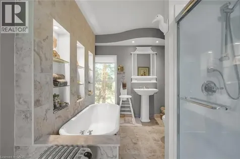420 Ridge Stoney Creek ON L8J 2Y5
