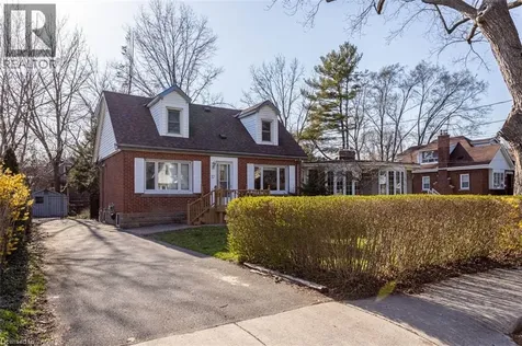 17 Thorndale Street North Hamilton ON L8S 3K5