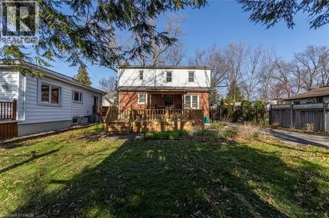 17 Thorndale Street North Hamilton ON L8S 3K5