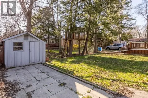17 Thorndale Street North Hamilton ON L8S 3K5