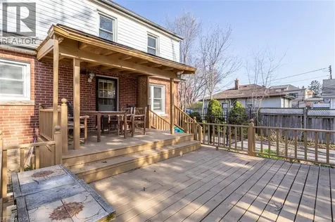 17 Thorndale Street North Hamilton ON L8S 3K5