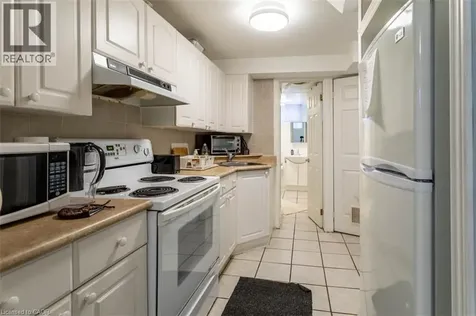 17 Thorndale Street North Hamilton ON L8S 3K5