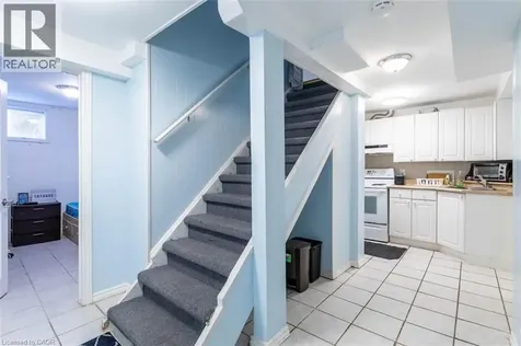 17 Thorndale Street North Hamilton ON L8S 3K5