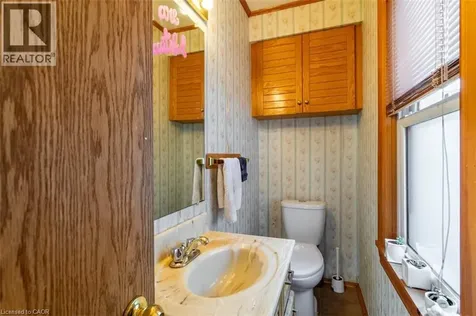 17 Thorndale Street North Hamilton ON L8S 3K5