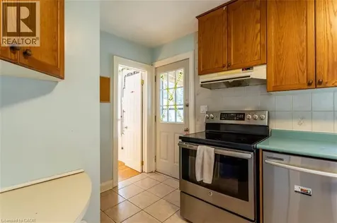 17 Thorndale Street North Hamilton ON L8S 3K5