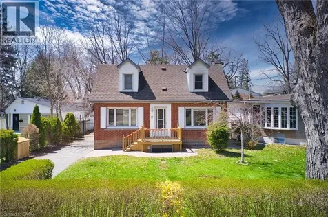 17 Thorndale Street North Hamilton ON L8S 3K5