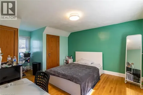 17 Thorndale Street North Hamilton ON L8S 3K5