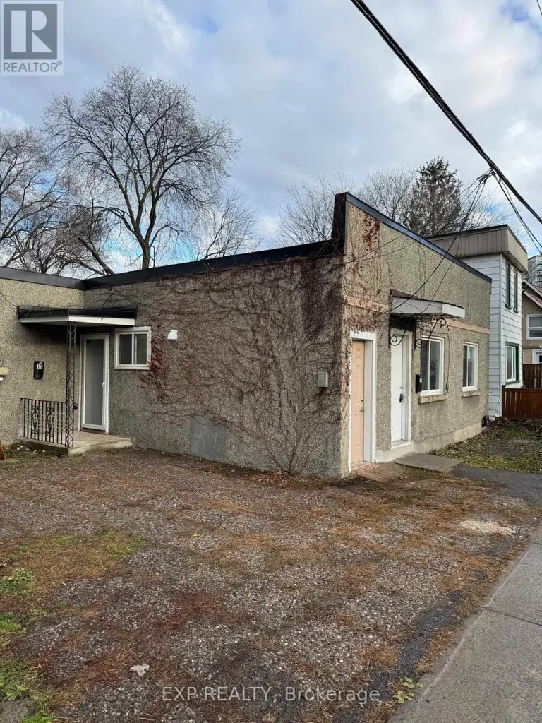 17 Loyer Street Ottawa ON K1L 5V9