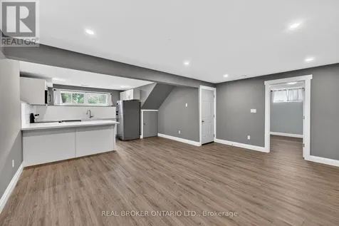 35 Courtney Crescent Orillia ON L3V 7Y3