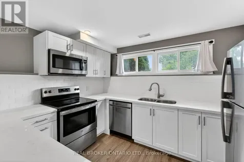 35 Courtney Crescent Orillia ON L3V 7Y3