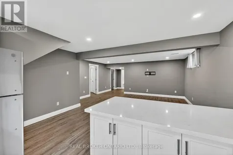 35 Courtney Crescent Orillia ON L3V 7Y3