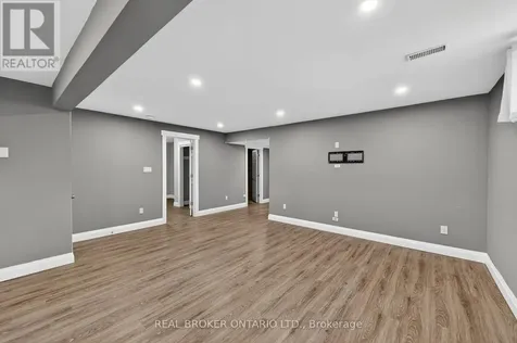 35 Courtney Crescent Orillia ON L3V 7Y3