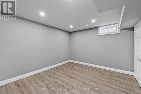 35 Courtney Crescent Orillia ON L3V 7Y3