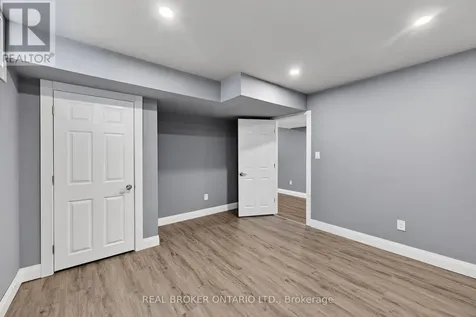 35 Courtney Crescent Orillia ON L3V 7Y3