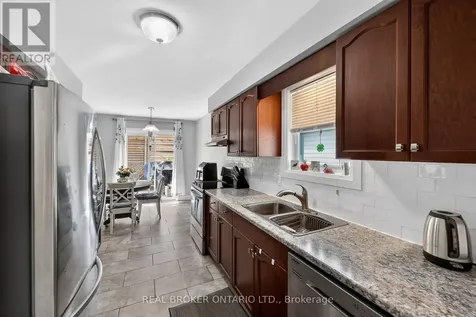 35 Courtney Crescent Orillia ON L3V 7Y3