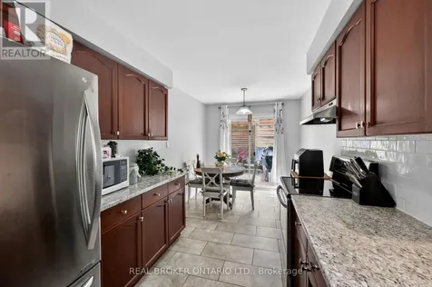 35 Courtney Crescent Orillia ON L3V 7Y3