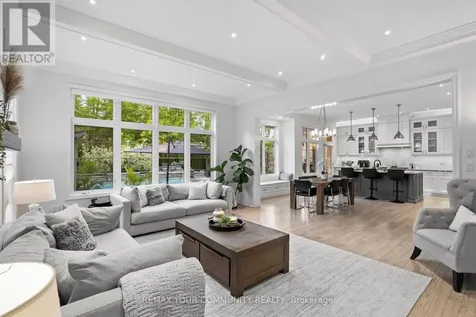 106 Forest Grove Court Aurora ON L4G 3G4