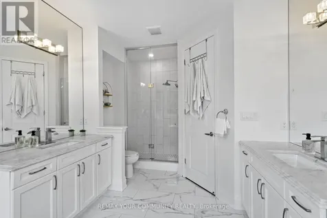 106 Forest Grove Court Aurora ON L4G 3G4