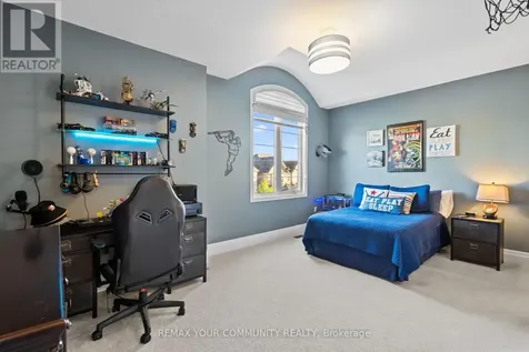 106 Forest Grove Court Aurora ON L4G 3G4