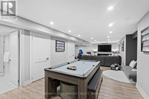 106 Forest Grove Court Aurora ON L4G 3G4
