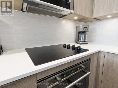 99 Eagle Rock Way Vaughan ON L6A 5A7