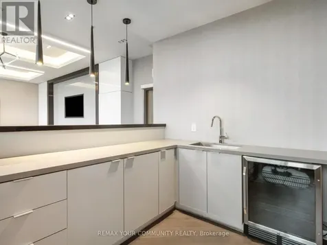99 Eagle Rock Way Vaughan ON L6A 5A7