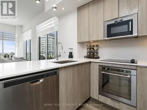 99 Eagle Rock Way Vaughan ON L6A 5A7
