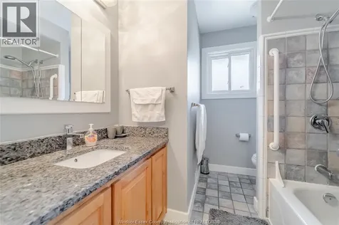 2522 Armstrong Avenue Windsor ON N8T 2E8