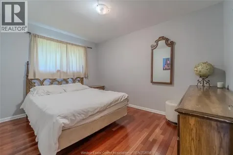 2522 Armstrong Avenue Windsor ON N8T 2E8