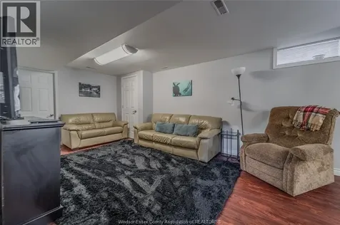 2522 Armstrong Avenue Windsor ON N8T 2E8
