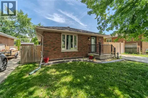 2522 Armstrong Avenue Windsor ON N8T 2E8