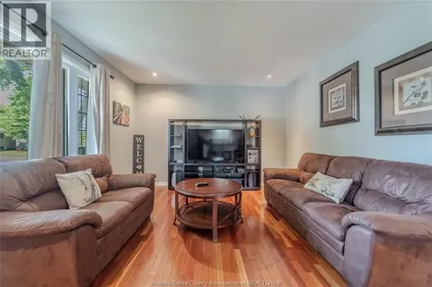 2522 Armstrong Avenue Windsor ON N8T 2E8