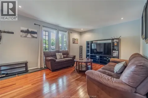 2522 Armstrong Avenue Windsor ON N8T 2E8