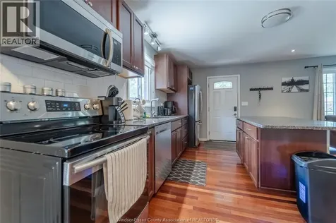 2522 Armstrong Avenue Windsor ON N8T 2E8