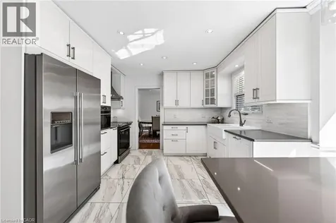 5 Mays Crescent Waterdown ON L8B 0G4