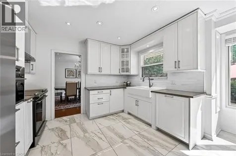 5 Mays Crescent Waterdown ON L8B 0G4