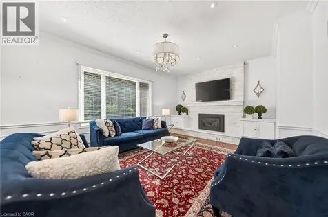 5 Mays Crescent Waterdown ON L8B 0G4