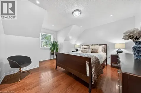 5 Mays Crescent Waterdown ON L8B 0G4
