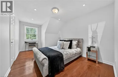 5 Mays Crescent Waterdown ON L8B 0G4