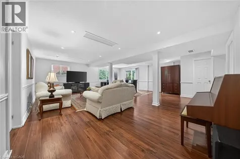 5 Mays Crescent Waterdown ON L8B 0G4