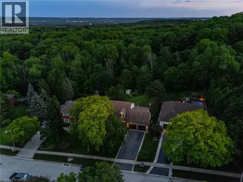 5 Mays Crescent Waterdown ON L8B 0G4