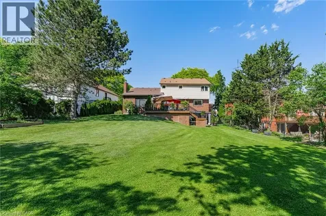 5 Mays Crescent Waterdown ON L8B 0G4