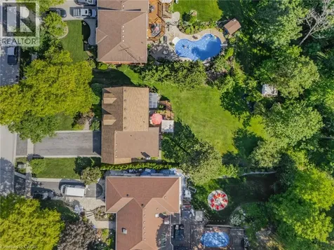 5 Mays Crescent Waterdown ON L8B 0G4