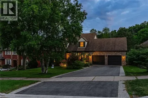 5 Mays Crescent Waterdown ON L8B 0G4