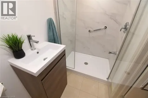 68 Tindale Court Hamilton ON L8K 6C7