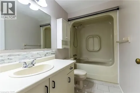 2 Royalwood Court Stoney Creek ON L8E 4Y9