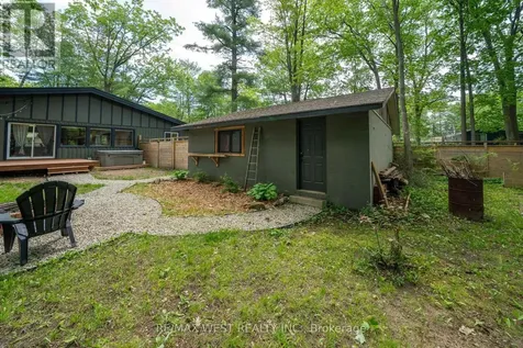 94 28th Street North Wasaga Beach ON L9Z 2E2