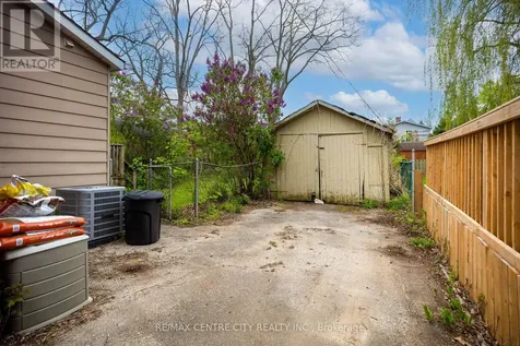 21 Erie Street St. Thomas ON N5R 2M4