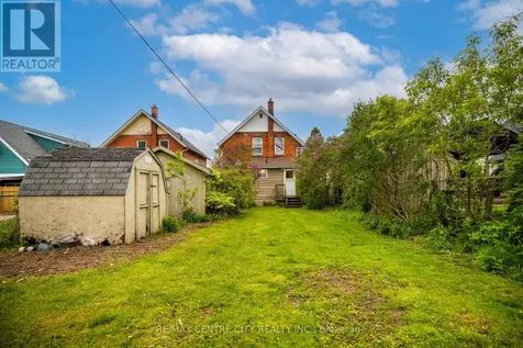 21 Erie Street St. Thomas ON N5R 2M4