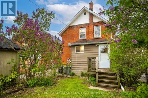 21 Erie Street St. Thomas ON N5R 2M4